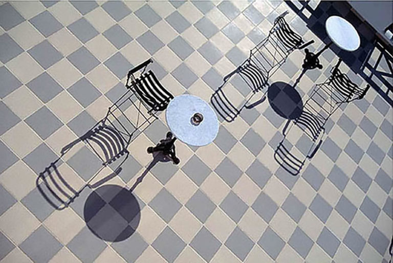 71GS-048 Checker tile and Chairs GR-2-